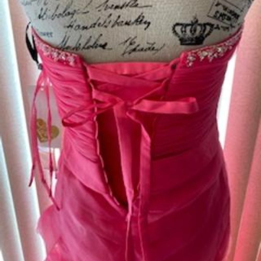 *Markdown* Stunning Hot Pink Organza Strapless Formal Evening Gown Size 8 - Picture 7 of 8